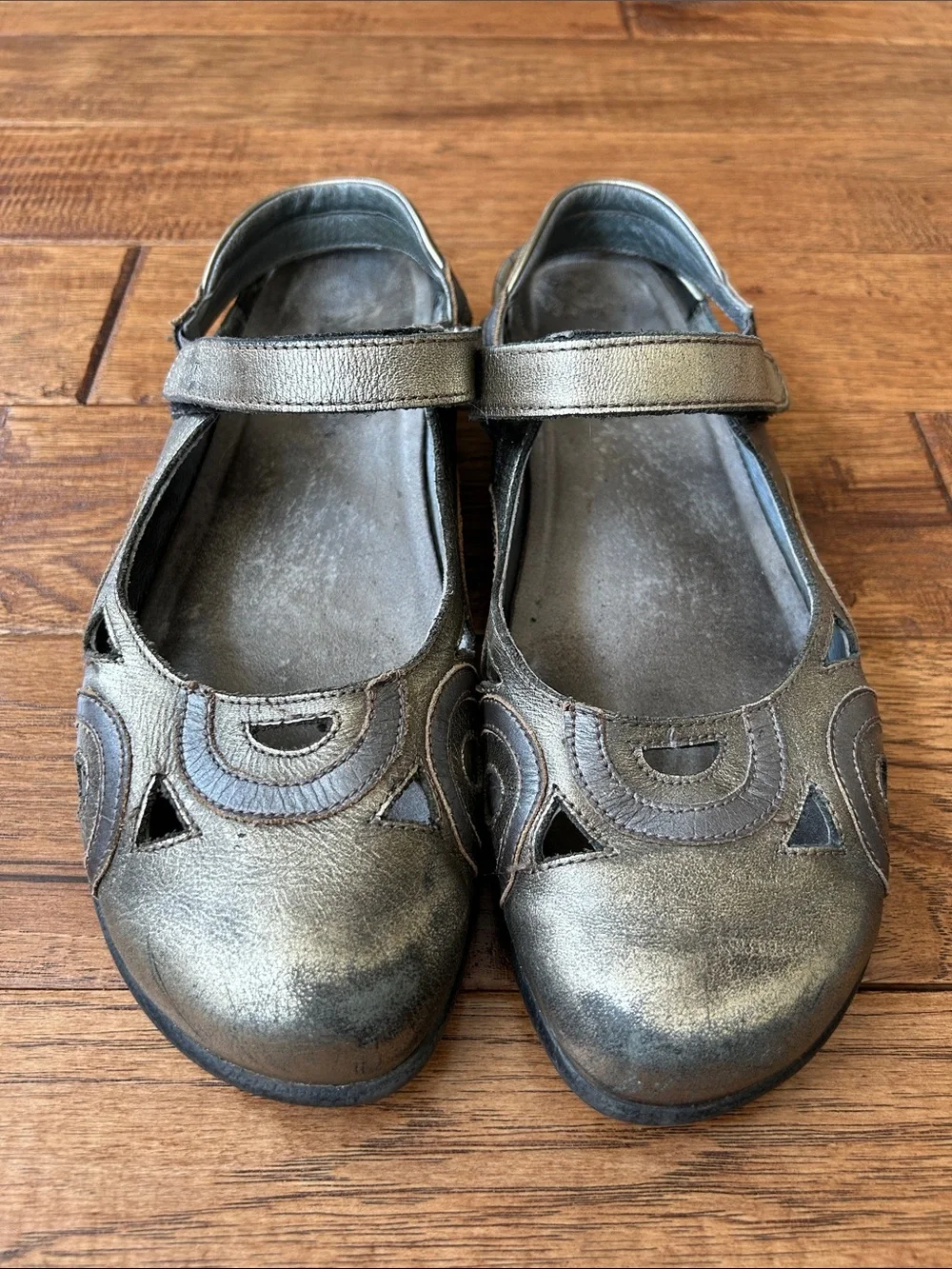 Naot Rongo Slingback Mary Jane Flats Comfort Shoes Metallic Leather Size 42